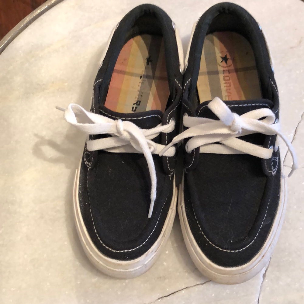 Sz6 navy and white converse runners